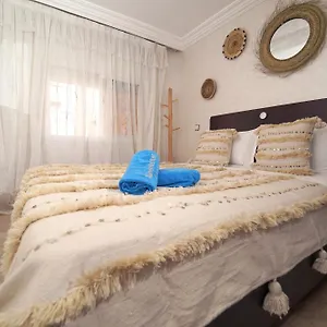 Waves Hunter Surf House Bed and breakfast Agadir